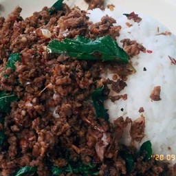 ข้าวกะเพราเนื้อสับ