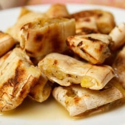 กล้วยปิ้งกะทินมสด (น้องจิ้น) ข้างออมสิน