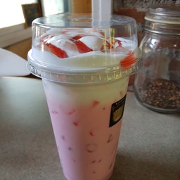 นมสดชมพู เย็น