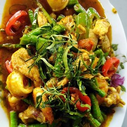 เครื่องเเกง