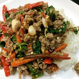 ข้าวกะเพราเนื้อ