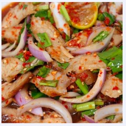 ยำคอหมูย่างน้ำปลาร้า