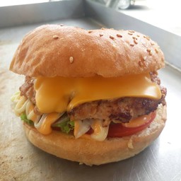 พี.เค. สปาเก็ตตี้เบอร์เกอร์  (P.K. Spaghetti Burger)