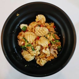 ข้าวไข่คั่วปลาหมึก