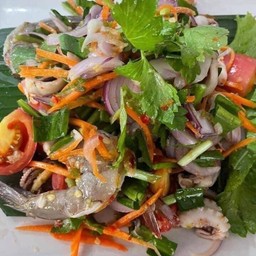 ยำกุ้งหมึก