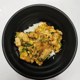 ข้าวไข่คั่วปลา