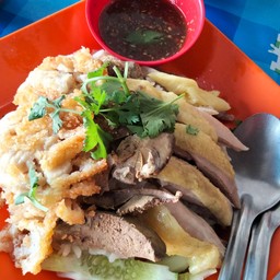 ข้าวมันไก่ตอนนาสร้าง