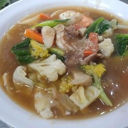 ราดหน้าทะเล