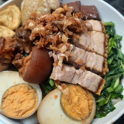 ก๋วยจับน้ำข้นนายตุ้มรถซิ่ง องค์พระ
