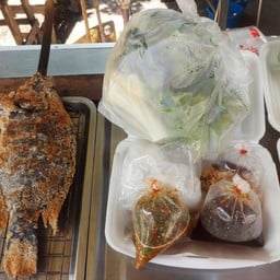 ปลาเผา🐟  ส้มตำ ยำ หมูปิ้ง ไก่ปิ้ง 🐔ป๊าเปรม🐷