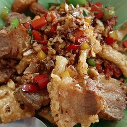 หมูกรอบผัดพริกเกลือ