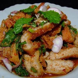 น้ำตก หมู