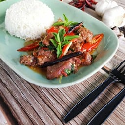 กะเพราเนื้อตุ๋น