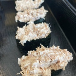 ซูชิทูน่าสลัด