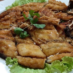 ปลากระพงทอดน้ำปลา