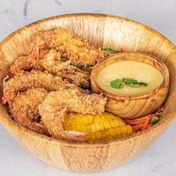 สลัดกุ้งกรอบ