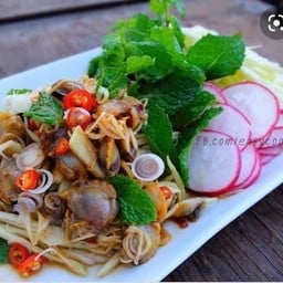 ร้านไก่ทอดเกาหลี&สลัดโรลบ้านพลอยข้างตู้โค้ก สาขา1