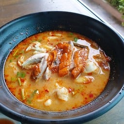 เกี๊ยวกุ้งต้มยำน้ำข้นเป็ดย่าง