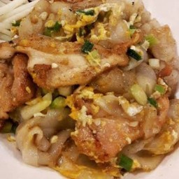 ก๋วยเตี่ยวคั่วไก่