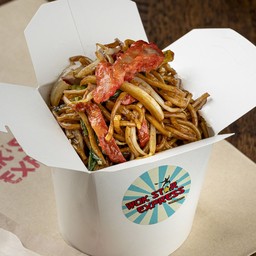 N5.ผัดหมี่เฉาเมี่ยนหมูแดง ( บะหมี่ผัดไทเปหมูแดง) เล็ก