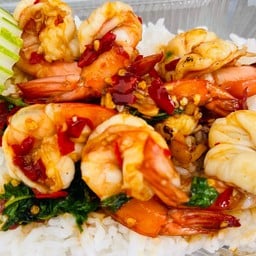 กะเพรากุ้งราดข้าว