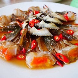 ปูม้าไข่ดอง 4  ตัว+น้ำจิ้มซีฟู๊ด