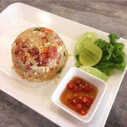ข้าวผัดแหนม