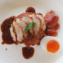 จ่าโม ข้าวขาหมู กะหรี่ปั๊บ