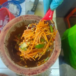 ตําแครอทลาว