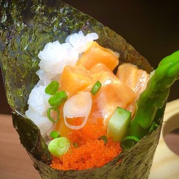 No.226 ข้าวห่อแซลมอนแบบกรวย