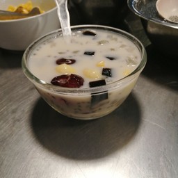 บัวลอยเต้าหู้นมสดใส่เต้าฮวย