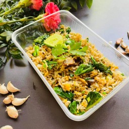 ข้าวผัดคะน้าปลาเค็ม Fried Rice with Saulted Mackerel