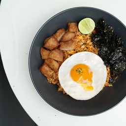ข้าวผัดoverseoul+คอหมูคั่วเกลือ