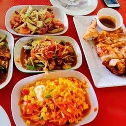 ร้านน้องเมย์ไก่ย่างวิเชียรบุรี