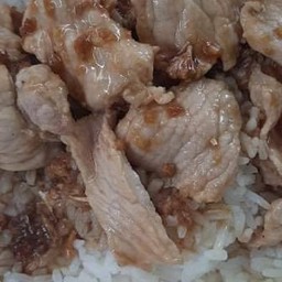 หมูกระเทียม