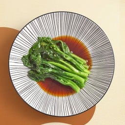 คะน้าผัดน้ำมันหอย