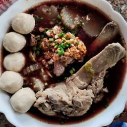 ก๋วยเตี๋ยว โอ่ง พี่หมื่น