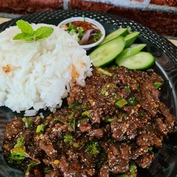 ข้าวเนื้อนุ่มคั่วจิ้มแจ่ว