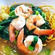 ราดหน้าคะน้ากุ้ง - หมี่กรอบ