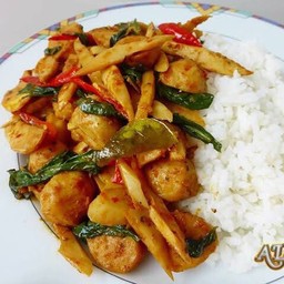 ข้าวราดพริกแกงหน่อไม้ดอง