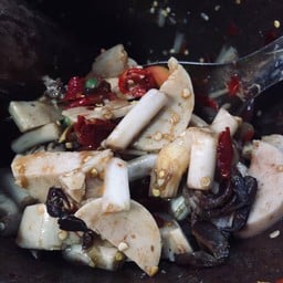 ตำไหลบัวหมูยอ