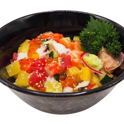 ข้าวหน้าปลาดิบรวมหั่นเต๋า