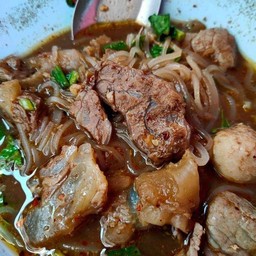 ก๋วยเตี๋ยวลูกชิ้นแชมป์ - เนื้อเปื่อย