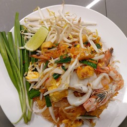 ผัดไทยทะเลรวม