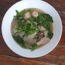 ร้านมะลิ ต้มเลือดหมู จิง จู ฉ่าย