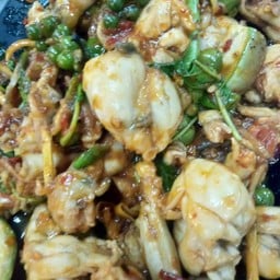 ผัดเผ็ดกบ