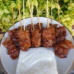 ขาหมู&หมูปิ้งนายหนวด ถนนพระราม5
