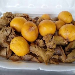 เครื่องในไก่และพวงใข่