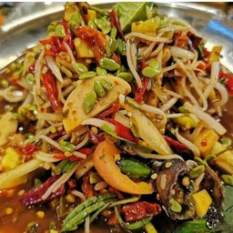 ตำป่าไก่ยอหอยเชอรี่