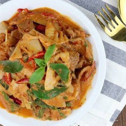 ผัดพริกแกงหน่อไม้ดอง